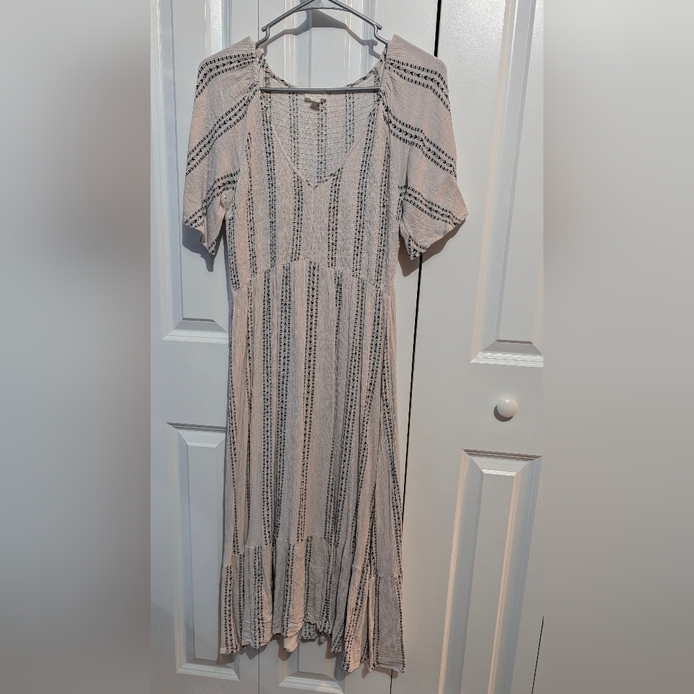 Chic Cream Patterned Midi Dress